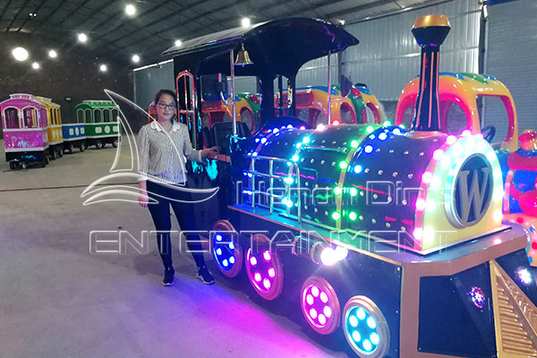 Antique Trackless Mall Train Rides in Factory