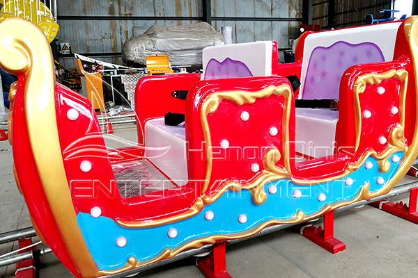 Dinis Enclosed Carriage Xmas Electric Train for Sale