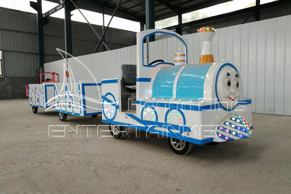 Thomas Kid Train Rides Are Available in Dinis