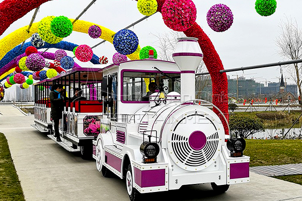 Christmas Themed Amusement Train Rides for Sale, Dinis